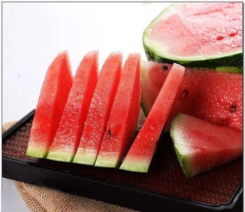 世贸女业主吃瓜,揭秘网络热议背后的真相