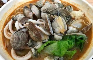 五一广场吃瓜,热闹非凡的吃瓜现场